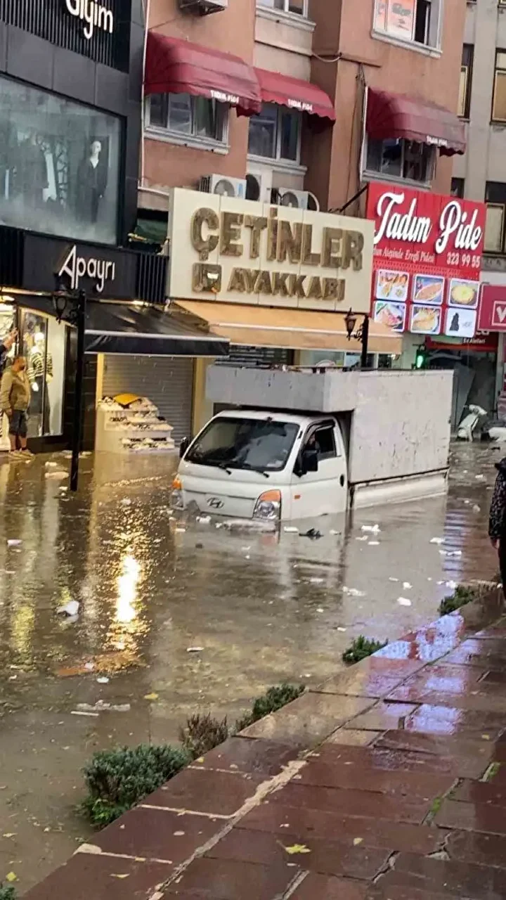 karadeniz ereglide saganak ve dolu hayati felc etti 2 U9GsA9Aq