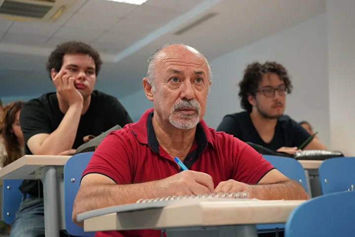 Kardeşine özendi 63 yaşında tekrar üniversite öğrencisi oldu 1 kardesine ozendi 63 yasinda tekrar universite ogrencisi oldu 0 8ZRJkqBv