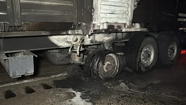 kastamonuda tomruk yuklu tirin dorsesinde cikan yangin sonduruldu 5 z4HXwYtf