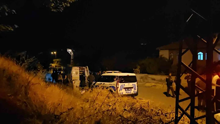 Kayseri’de ikili cinayet: Karı koca cami çıkışında konutlarının önünde öldürüldü 4 kayseride ikili cinayet kari koca cami cikisinda konutlarinin onunde olduruldu 3