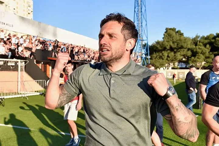 Kayserispor'un yeni teknik yöneticisi belirli oldu: Şampiyon hoca imzayı attı 2 kayserisporun yeni teknik yoneticisi belirli oldu sampiyon hoca imzayi atti 1 Slv2cwUA
