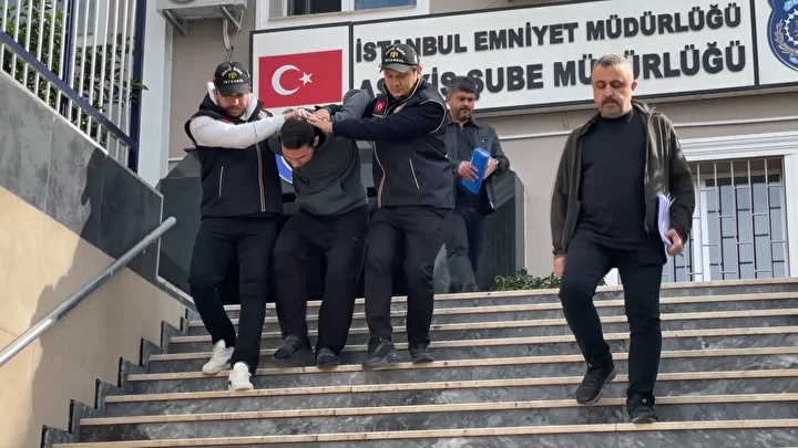 'Kimliği meçhul katil' en yakını çıktı: 3 yıl evvel zıpkın ve satırla yaralamış 1 kimligi mechul katil en yakini cikti 3 yil evvel zipkin ve satirla yaralamis 0