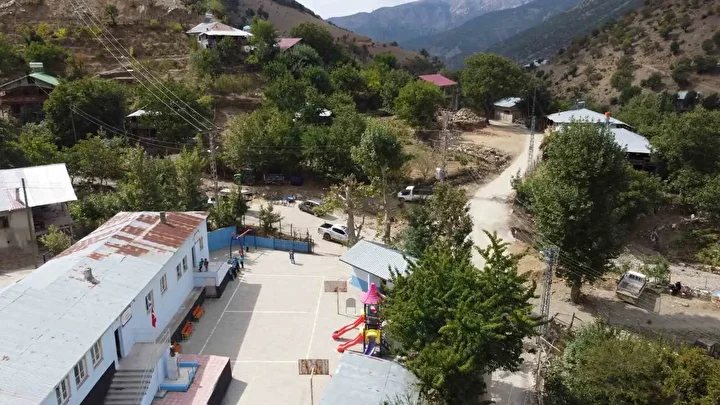 Köy okulunda özel okul konforu: Sınıfta yalnızca 8 şahıslar, bütün Türkiye'ye örnek oldu 3 koy okulunda ozel okul konforu sinifta yalnizca 8 sahislar butun turkiyeye ornek oldu 2