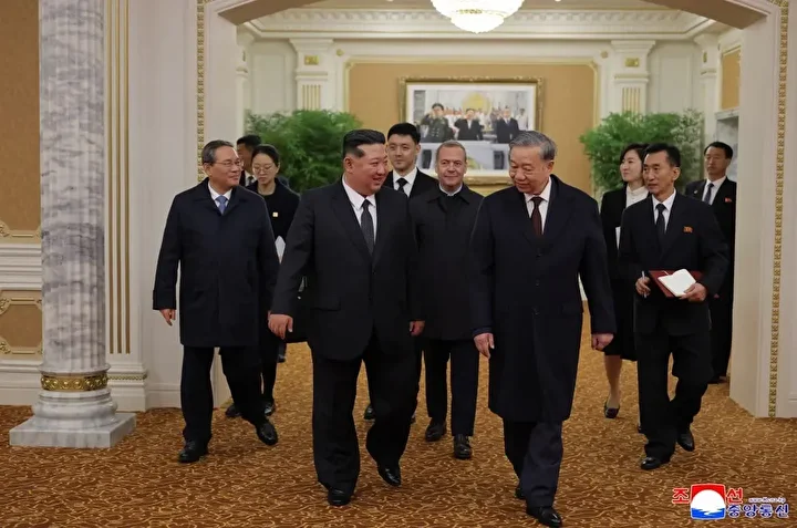 kuzey koreden dunyaya govde gosterisi hwasong 20 birinci kere sahnede 1 f6r5s6a4