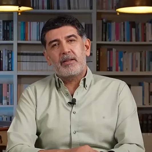 Leven Gültekin Özgür Özel'i 'yaptığı lümpence' diyerek hedef aldı: Siyasi parti misiniz, mafya mı? 2 leven gultekin ozgur ozeli yaptigi lumpence diyerek hedef aldi siyasi parti misiniz mafya mi JPVUb3ht