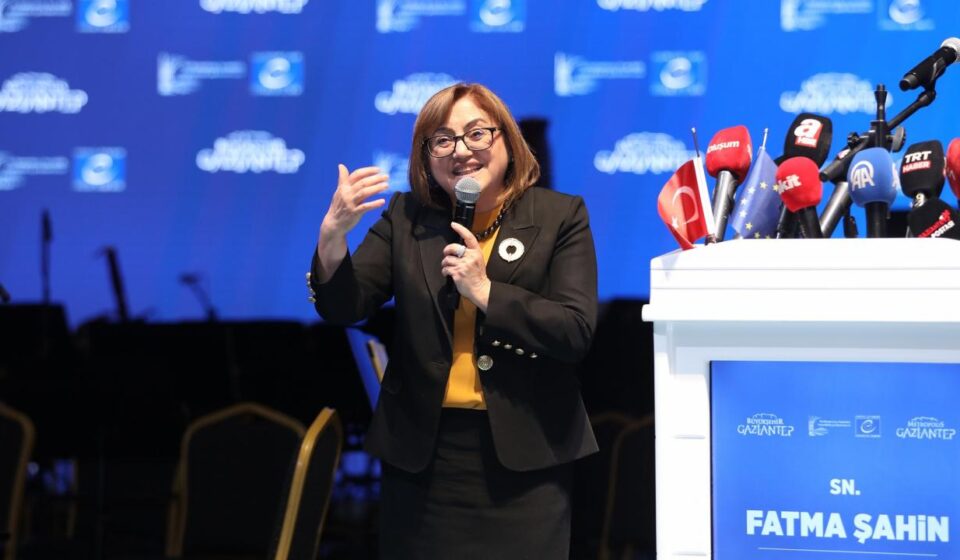 Lider Fatma Şahin’in vizyonu Gaziantep’e Avrupa Ödülü’nü getirdi lider fatma sahinin vizyonu gaziantepe avrupa odulunu getirdi eAwTXbhK.jpg