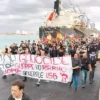 liman emekcileri isgal gemisini engelledi pQNruwJW.webp