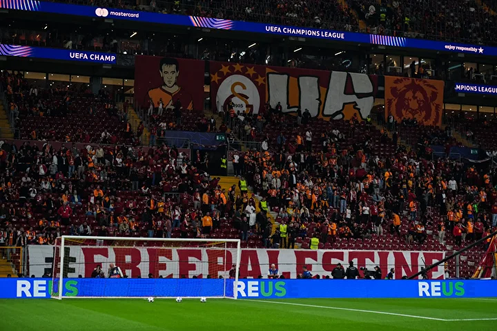 Liverpool maçı öncesi yıldız oyuncudan flaş hal: Isınmaya çıkmadı! 4 liverpool maci oncesi yildiz oyuncudan flas hal isinmaya cikmadi 3 DrAVljJF
