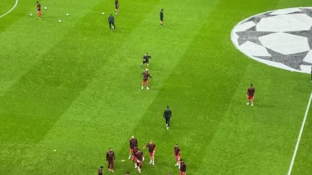 Liverpool maçı öncesi yıldız oyuncudan flaş hal: Isınmaya çıkmadı! liverpool maci oncesi yildiz oyuncudan flas hal isinmaya cikmadi kKMxIqCW.webp