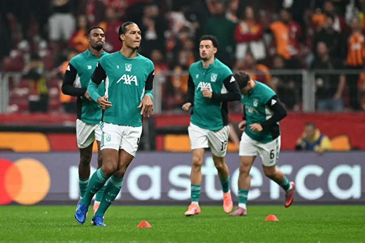 liverpoolun yildizi etkilendi alana dondu ve stadyumu inceledi 1 qFLNYEIw
