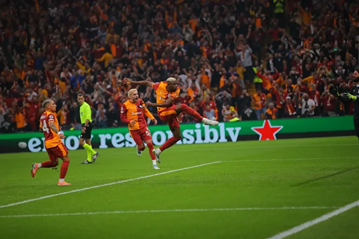 liverpoolun yildizi etkilendi alana dondu ve stadyumu inceledi 5 Qfp8M7dX