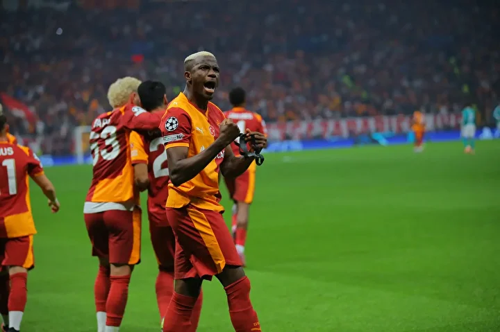 liverpoolun yildizi etkilendi alana dondu ve stadyumu inceledi 6 wRYtPNJl