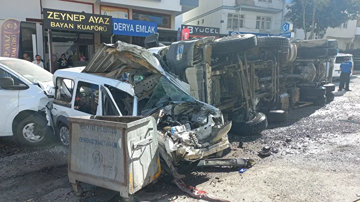 malatyada freni arizalanan kamyon ortaligi savas alanina cevirip 15 araca carpti 5 yarali 0 sVcg1mMT