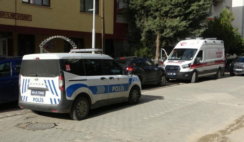 malatyada insaattan dusen personel hayatini kaybetti xWCBNSJN.jpg