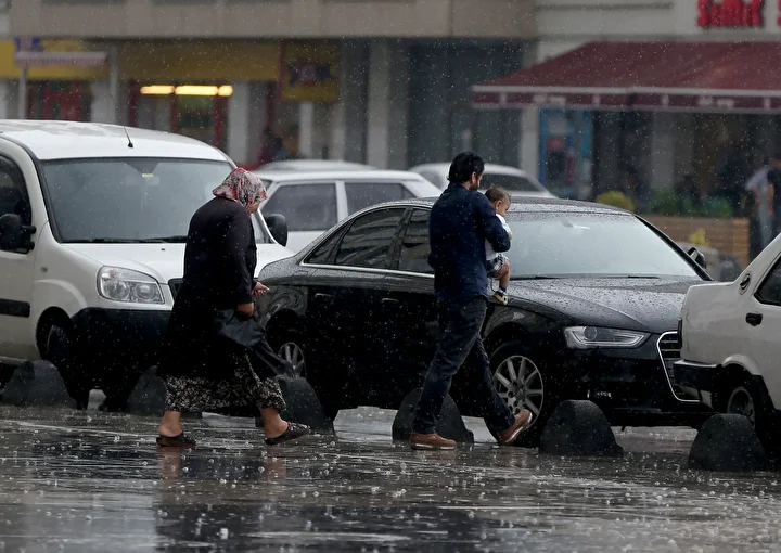 meteoroloji acikladi hafta sonu uc buyuksehirde yagis bekleniyor 2 DCK273Ny