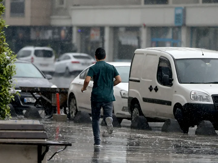 meteoroloji saat verip uyardi cok kuvvetli geliyor 2 XpSzfvAa