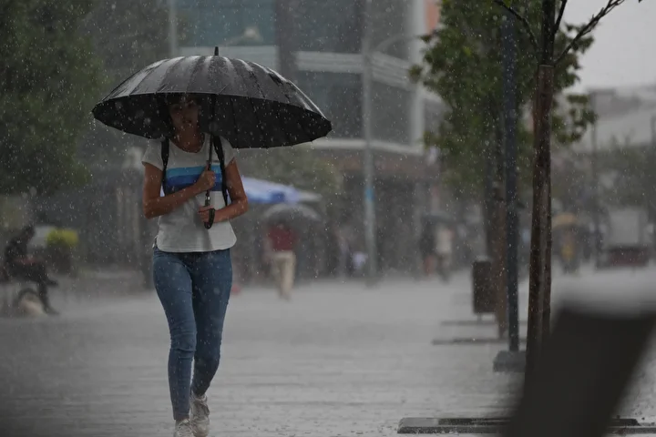 Meteorolojiden çok kuvvetli yağış uyarısı: 9 vilayette alarm 3 meteorolojiden cok kuvvetli yagis uyarisi 9 vilayette alarm 2 zjp3Bn7B