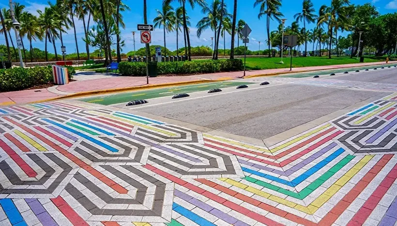 Miami'deki ünlü LGBT kaldırımı Florida eyaleti tarafından 'uygunsuzluk' gerekçesiyle yıkıldı 1 miamideki unlu lgbt kaldirimi florida eyaleti tarafindan uygunsuzluk gerekcesiyle yikildi 0 bfSG4Lgh