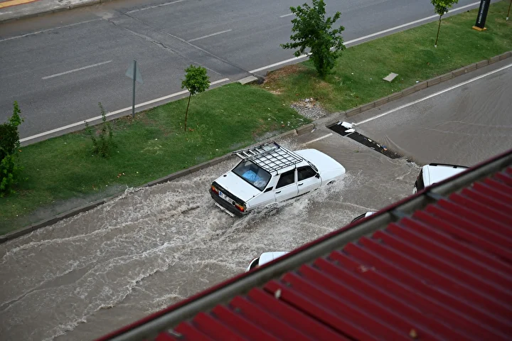 osmaniyede saganak hayati olumsuz etkiledi 3 tkUNllqM