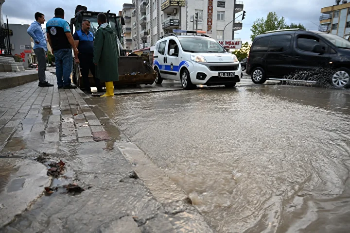 osmaniyede saganak hayati olumsuz etkiledi 8 JzpB6BfI