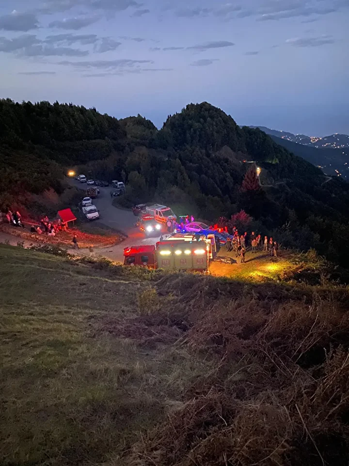 ot bicen baba ogul ucuruma dustu polis memuru ogul oldu baba yaralandi 0 hrXPLNcE