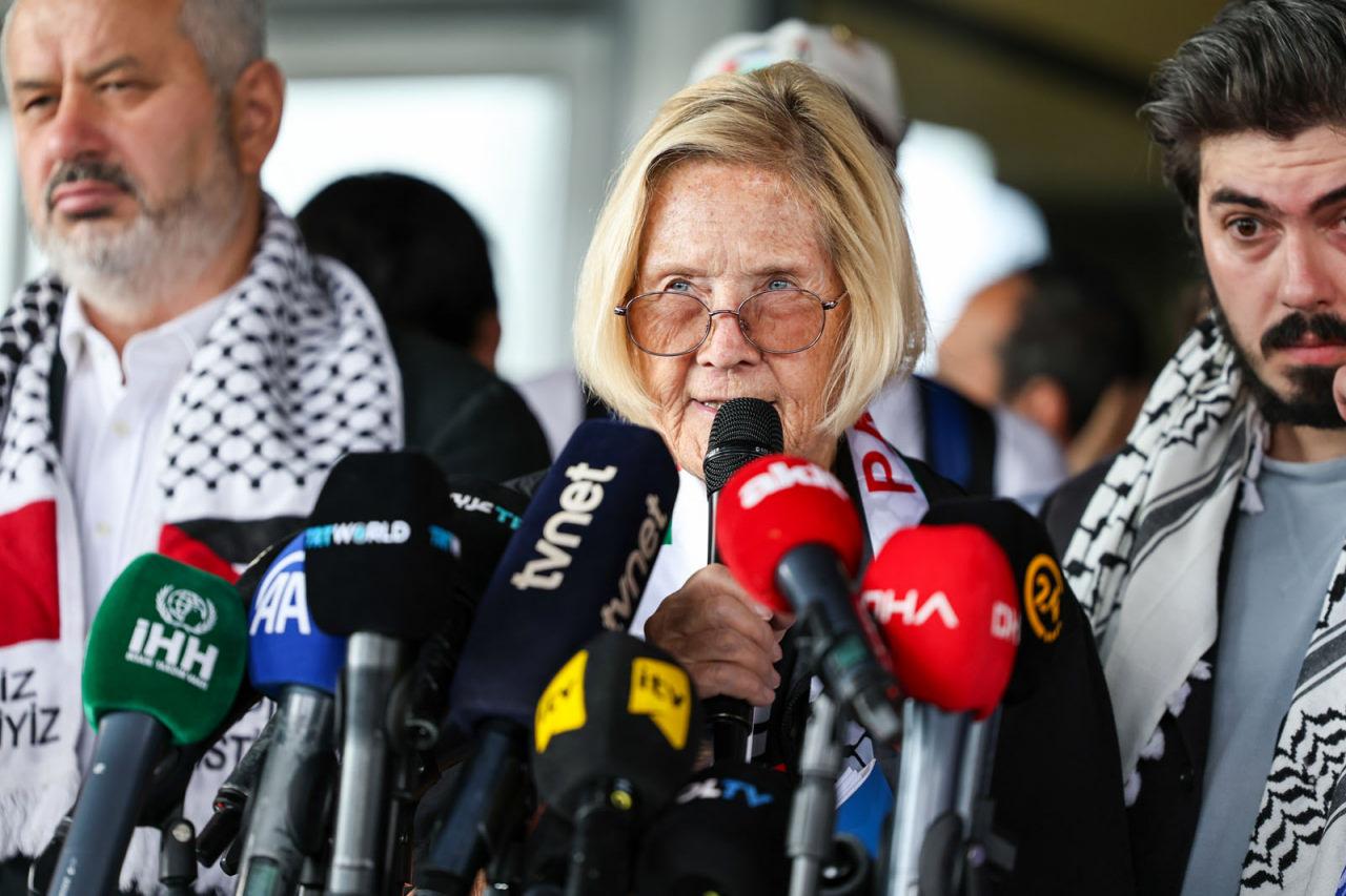 ozgurluk filosu aktivistleri istanbul havalimaninda karsilandi 8