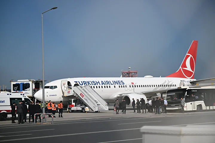 ozgurluk filosu aktivistlerini turkiyeye getiren thy ucagi istanbula ulasti 1 kHO8fAzM