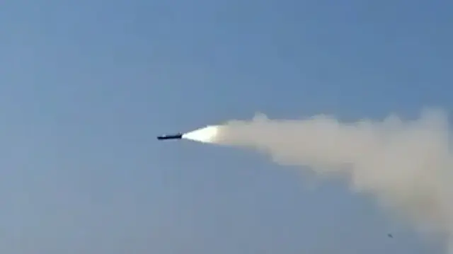 pakistandan savunma alaninda buyuk muvaffakiyet fatah 4 seyir fuzesi test edildi BQg5wDXT.webp