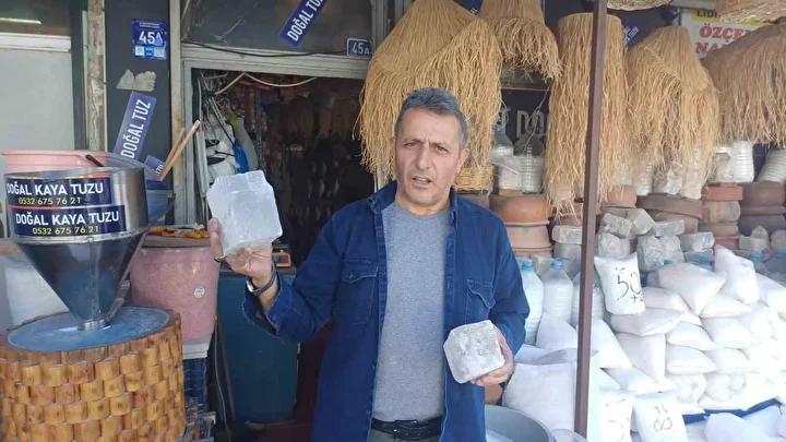 pakistandan ve cankiridan kayseriye getiriyor musterilerin gozu onunde parcalayip satiyor 0 YgmOl6Ib