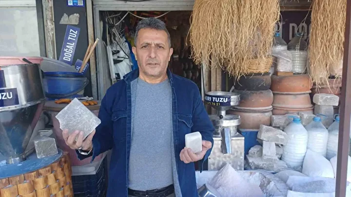 pakistandan ve cankiridan kayseriye getiriyor musterilerin gozu onunde parcalayip satiyor 3 KEXyy5UK