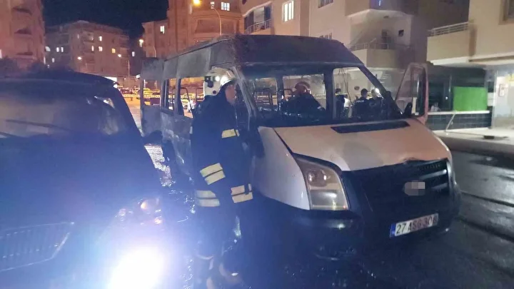 Park halindeki minibüs alev topuna döndü 6 park halindeki minibus alev topuna dondu 5 aJTeFLQX