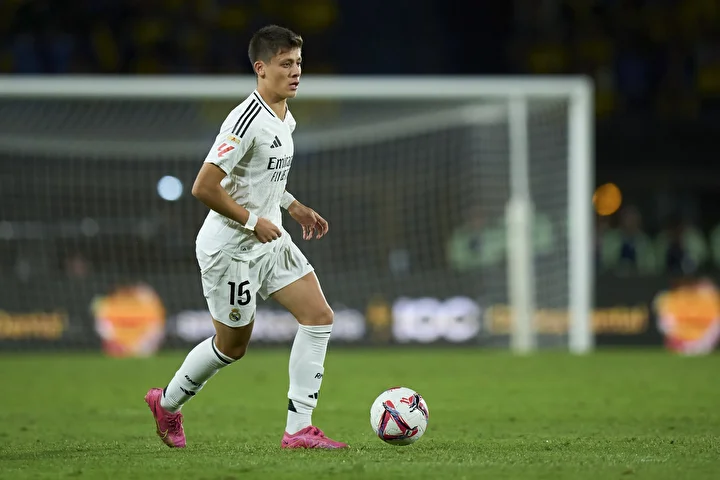 real madridde inanilmaz olay futbolcular arda guler icin birlesti 4 crt9scs9