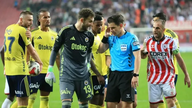 Samsunspor-Fenerbahçe maçının tartışmalı konumları için eski hakemler ne dedi? UEFA’nın yorumu ortaya çıktı samsunspor fenerbahce macinin tartismali konumlari icin eski hakemler ne dedi uefanin yorumu ortaya cikti O86TmFwc.webp