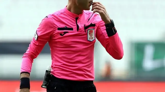 Samsunspor-Fenerbahçe maçının VAR hakemi kim oldu? samsunspor fenerbahce macinin var hakemi kim oldu xTU2nbAl.webp