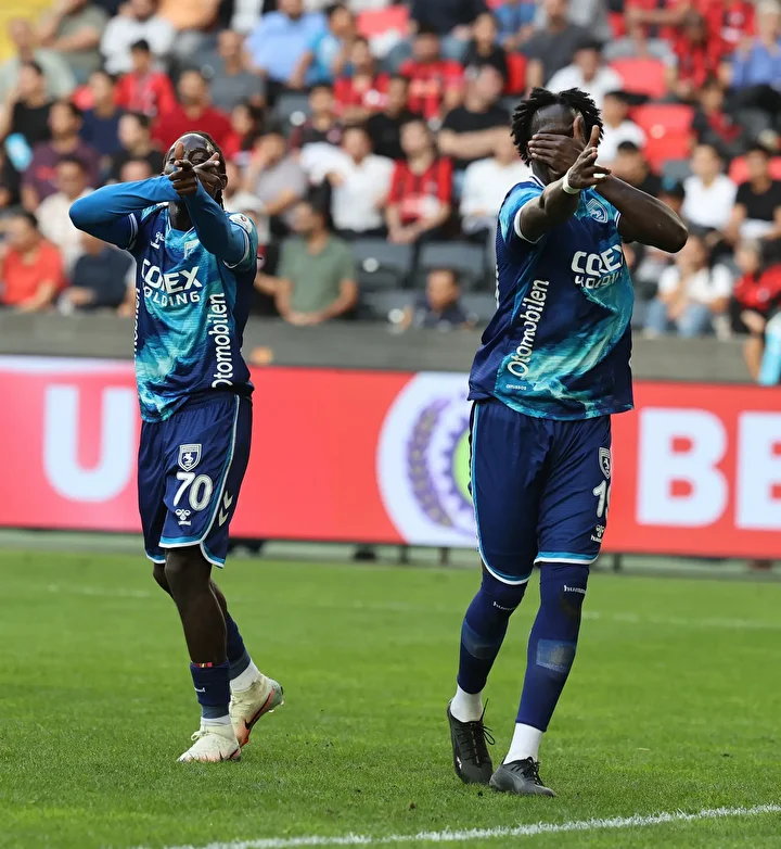 samsunspor konferans liginde birinci imtihaninda rakip legia varsova 9