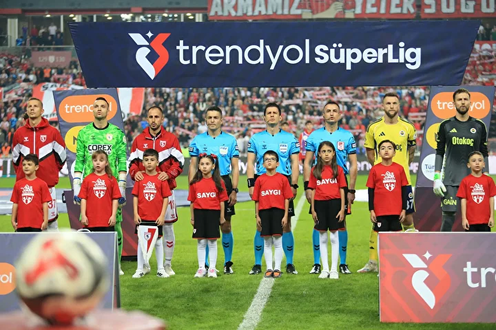 Samsunspor'un golü ofsayt mıydı? Eski hakemler kararı kıymetlendirdi 3 samsunsporun golu ofsayt miydi eski hakemler karari kiymetlendirdi 2 pvGOEnK7