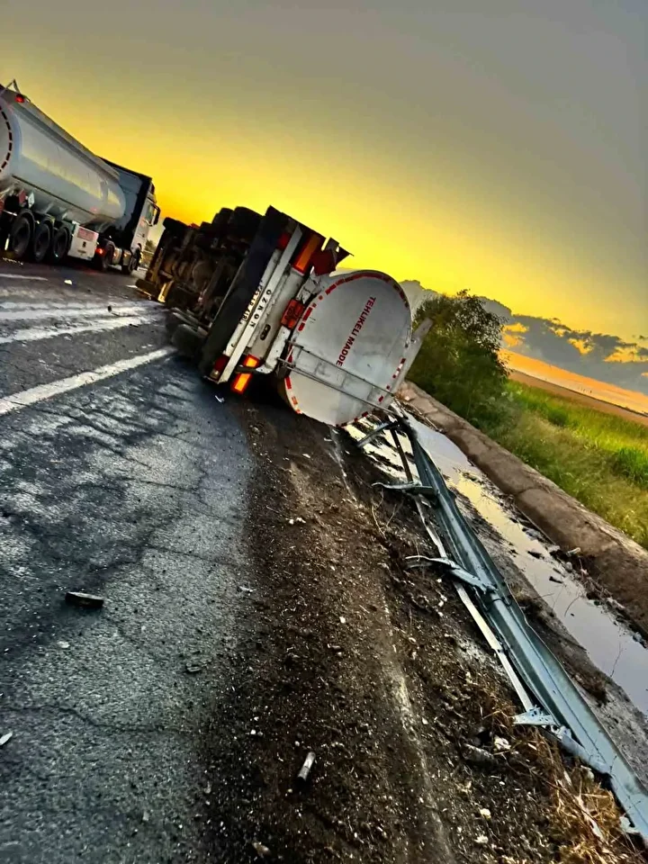 Şanlıurfa’da mazot yüklü tanker arabaya çarptı: Yaralılar var 3 sanliurfada mazot yuklu tanker arabaya carpti yaralilar var 2 Bl8VAyHh