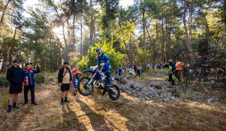 sea to sky enduro motosiklet yarisinin orman etabinda onder manuel lettenbichler xvNilNll.jpg