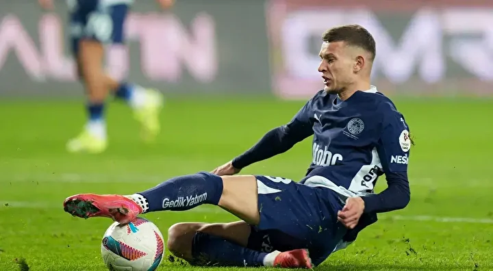 Sebastian Szymanski’nin menajerinden flaş ayrılık açıklaması: ‘Karar verildi’ 6 sebastian szymanskinin menajerinden flas ayrilik aciklamasi karar verildi 5 nHLIQfEH