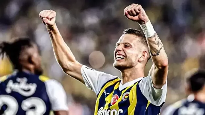 Sebastian Szymanski’nin menajerinden flaş ayrılık açıklaması: ‘Karar verildi’ 9 sebastian szymanskinin menajerinden flas ayrilik aciklamasi karar verildi 8 X3kNQIOn