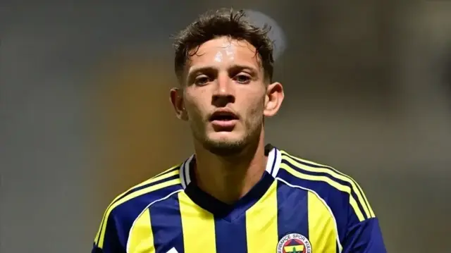 Sebastian Szymanski’nin menajerinden flaş ayrılık açıklaması: ‘Karar verildi’ sebastian szymanskinin menajerinden flas ayrilik aciklamasi karar verildi PLuGHOcL.webp