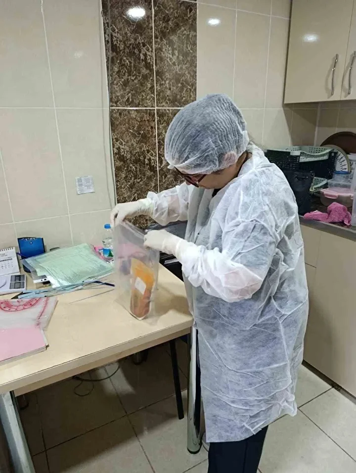 Siirt’te pastaneler fırınlar marketler denetlendi: 24 işletmeye 3,5 milyon lira ceza kesildi 5 siirtte pastaneler firinlar marketler denetlendi 24 isletmeye 35 milyon lira ceza kesildi 4 V1KszOWD