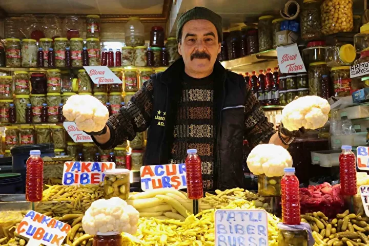 sofralarin vazgecilmezi tursular tezgahlari renklendirmeye basladi 0