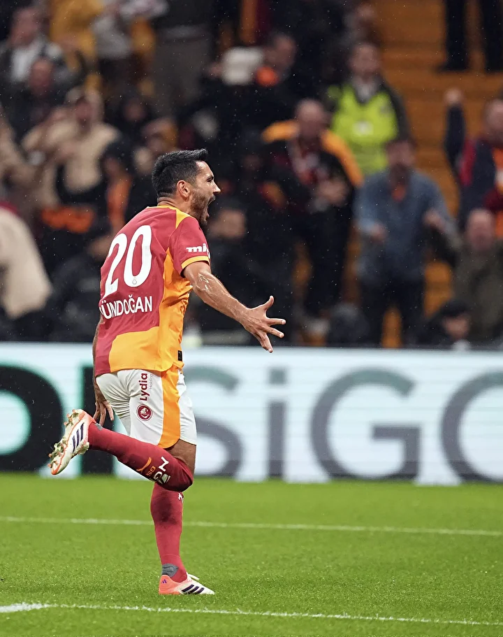 super ligde haftanin 11ine trabzonspor damgasi derbiden tek isim takimda 6 VK9Slpd1