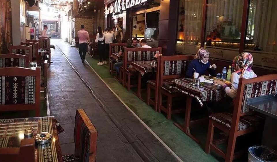 taksimetre uzere isliyor kafe ve restoranlarda masa kullanim ucreti donemi qOnc63ZN.jpg