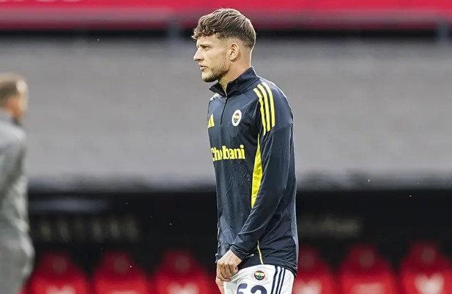 taraftar uzerini cizdi fenerbahce idaresi bonservis hesaplari yapmaya basladi 0 YScQI3wU