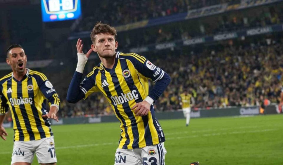 taraftar uzerini cizdi fenerbahce idaresi bonservis hesaplari yapmaya basladi bWGu3xKf.jpg