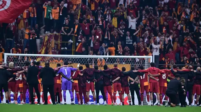 tarihi galibiyeti bu turlu tebrik ettiler iste galatasarayi kutlayan tek super lig takimi NwZYlsuL.webp