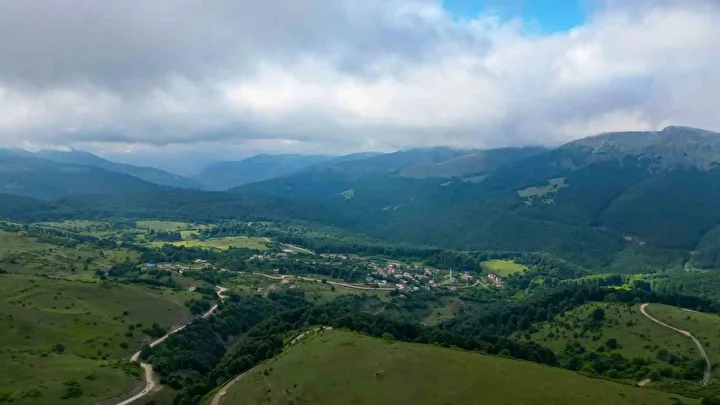 tokat ve ordu ortasindaki cimban yaylasi alpleri andiriyor yayla konutlari ve buz uzere sulariyla uL2rN6sr