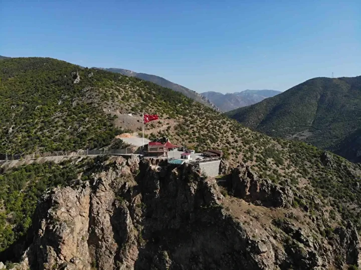 torul cam seyir terasi 240 metre yuksekligiyle nefes kesiyor gecen yil 100 bin kisiyi K2Qervwd